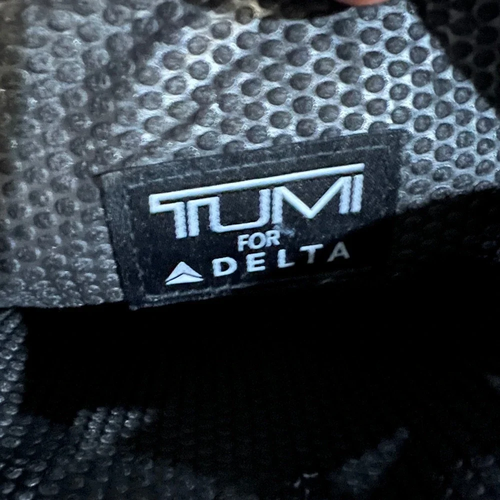 Tumi for Delta Airlines Zippered Amenity Pouch Travel Toiletry Luxury Bag‎ Case